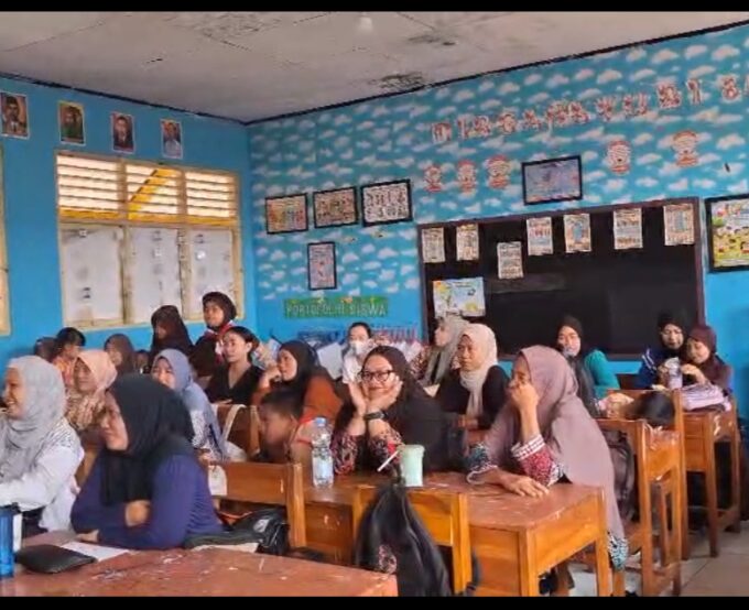 Mempererat Sinergi Orang Tua dan Sekolah, Classy Class 4B SDN Cikerut Gelar Pembagian Raport Sumatif Semester 1